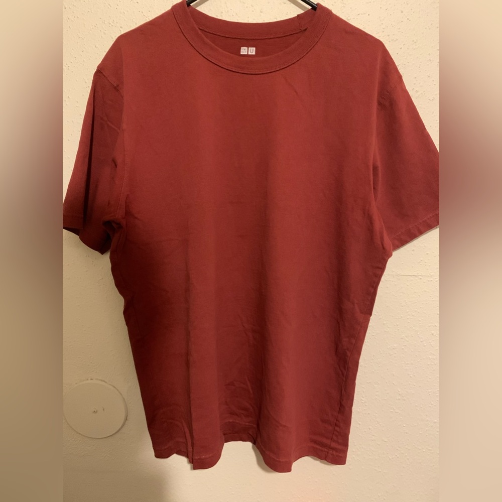 Uniqlo Basic Tee